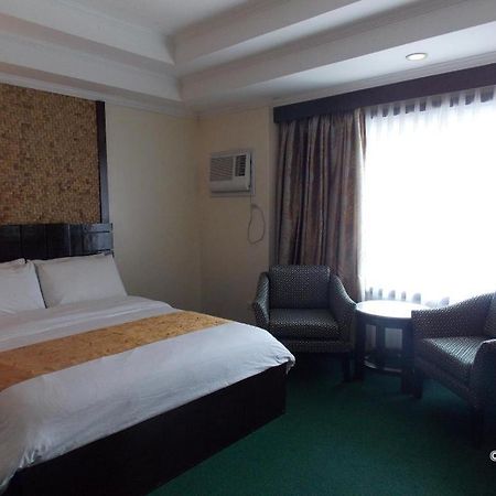 Mo2 Westown Hotel San Juan Баколод Экстерьер фото