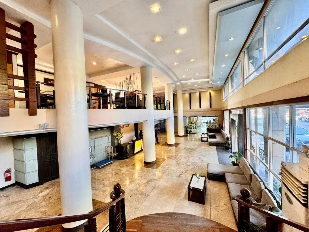 Mo2 Westown Hotel San Juan Баколод Экстерьер фото