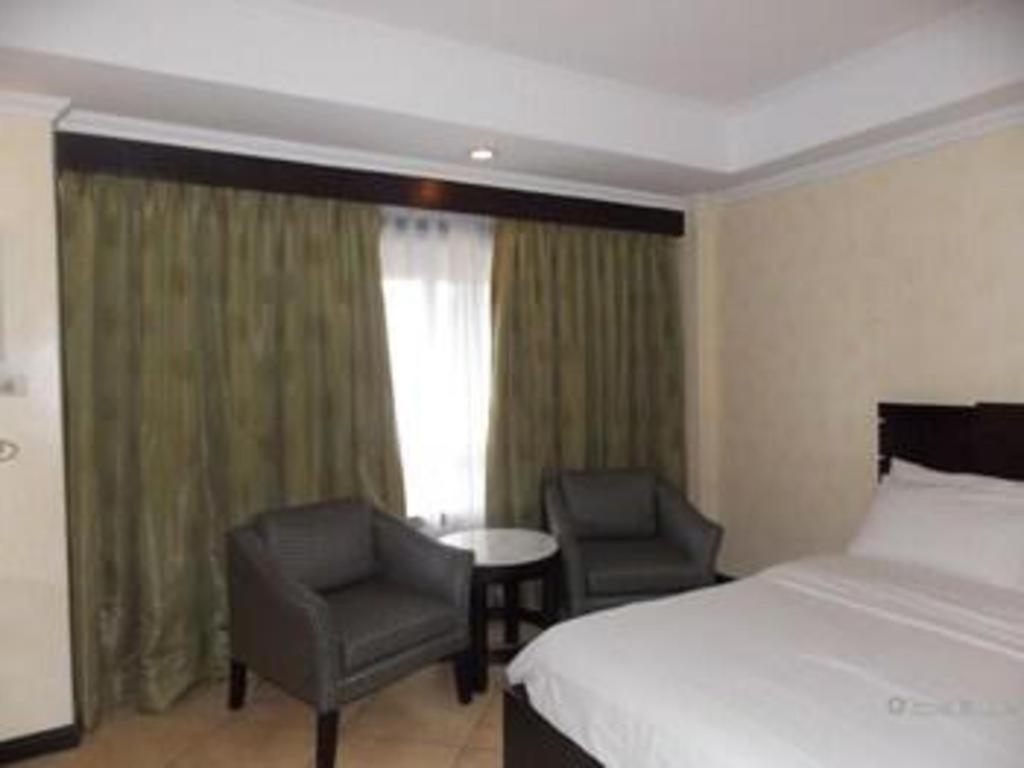 Mo2 Westown Hotel San Juan Баколод Экстерьер фото