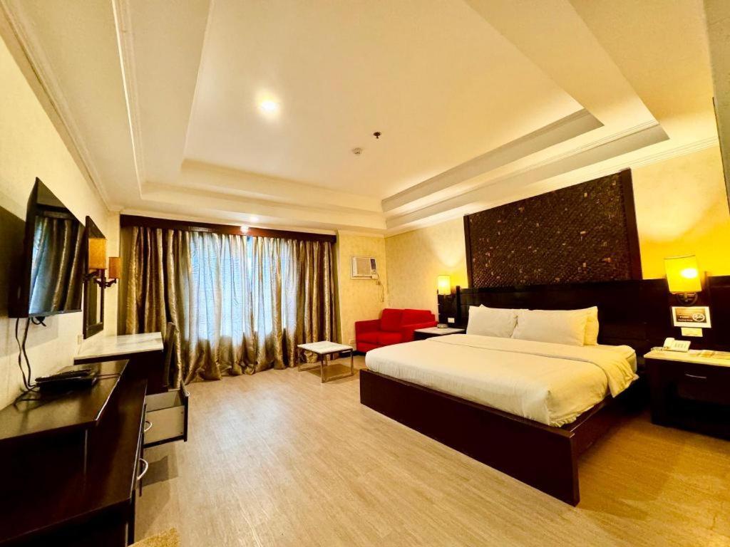 Mo2 Westown Hotel San Juan Баколод Экстерьер фото