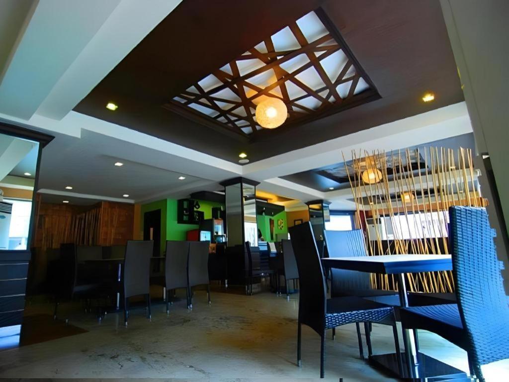 Mo2 Westown Hotel San Juan Баколод Экстерьер фото